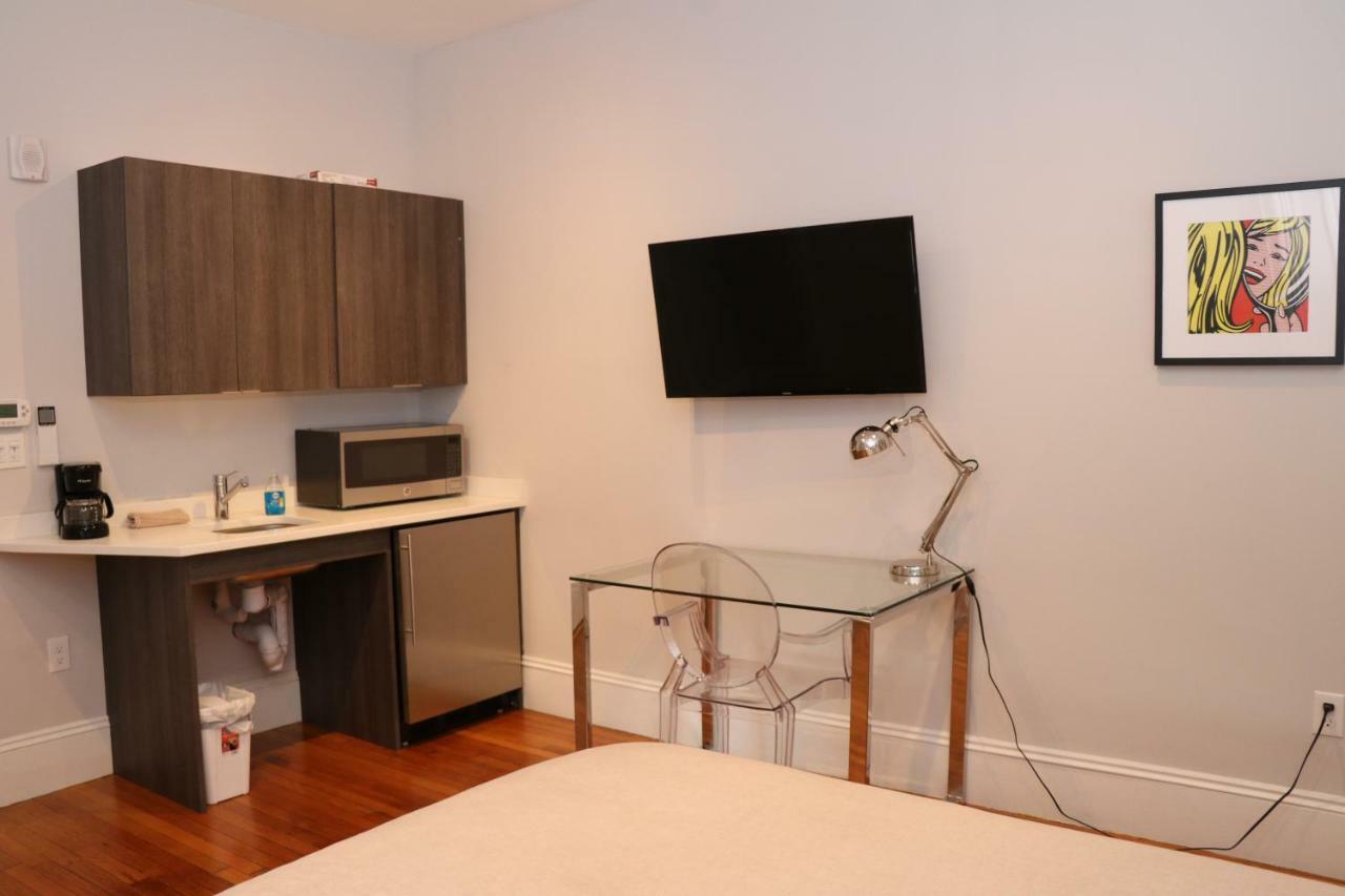 A Stylish Stay W/ A Queen Bed, Heated Floors.. #31 Brookline Buitenkant foto
